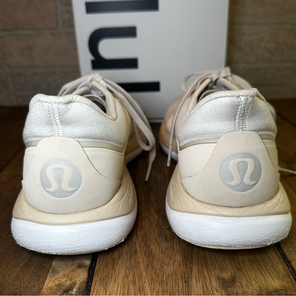 Lululemon Chargefeel Low Womens Workout Shoe Light Ivory Dove Grey White/Sz 8.5 - Picture 10 of 16